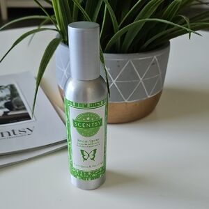 Scentsy Bamboo Rainfall Room Spray 2.7 Fl Oz 80ml